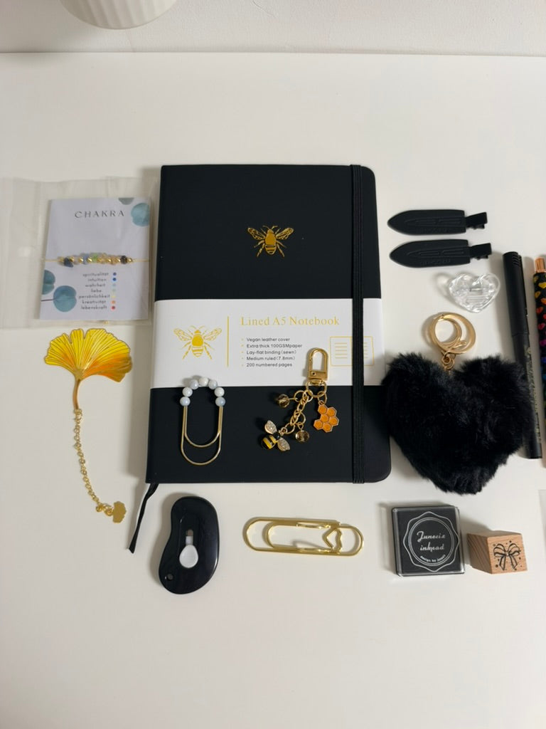 Black & Gold ♡