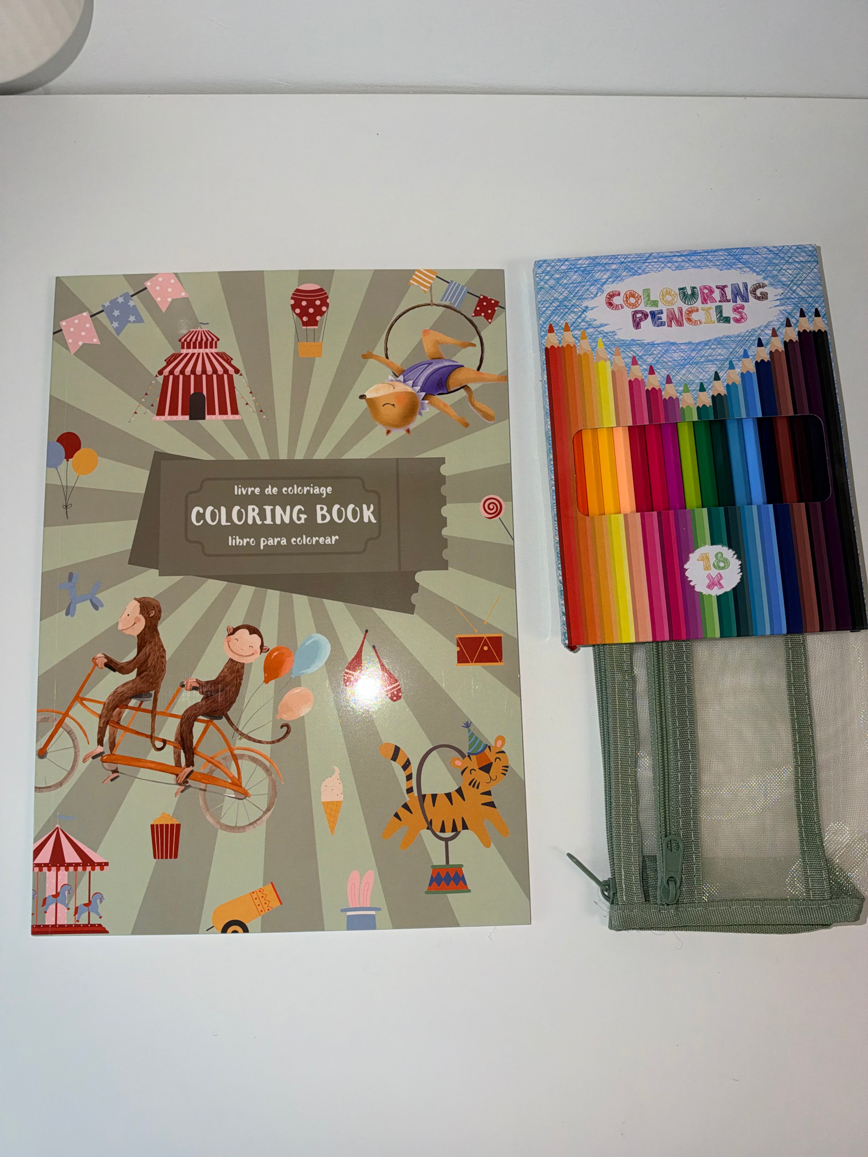 Kleurbundel ♡ Kleurboek, kleurpotloden & etui