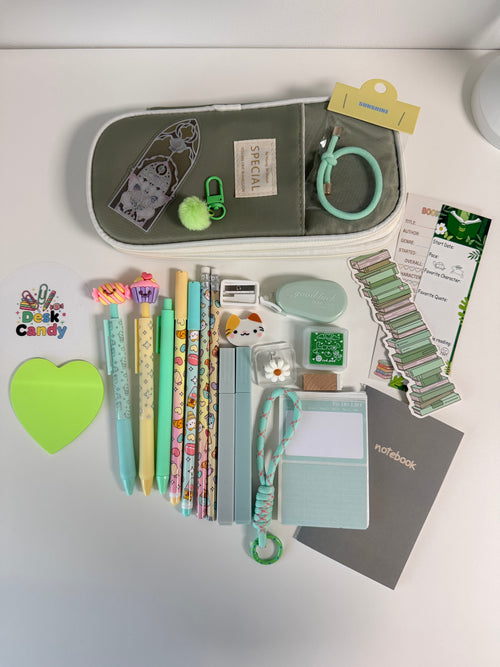 Fresh Start Kit Green Edition - etui en stationery flatlay
