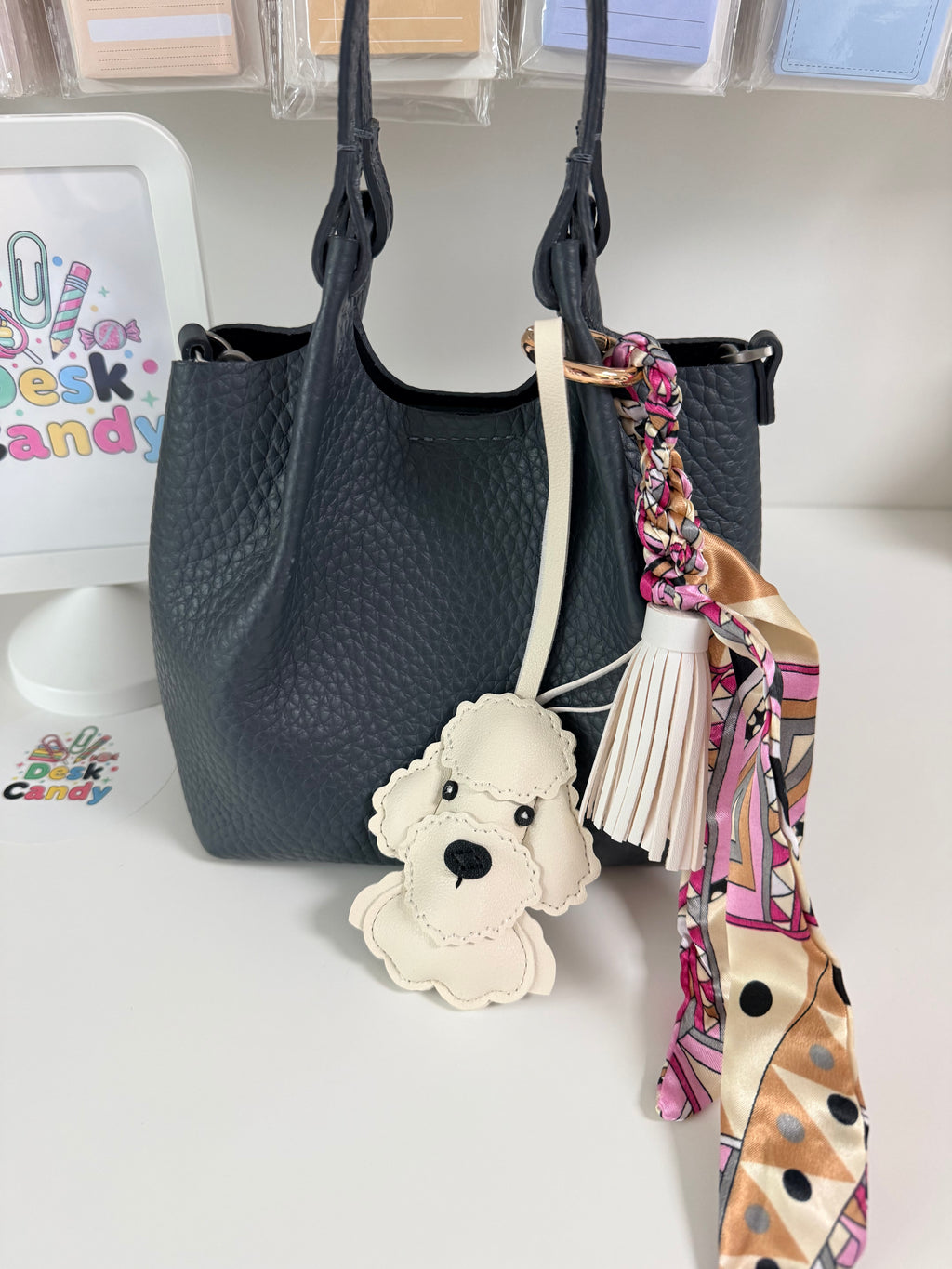 Ivory Puppy Charm - aan tas gehangen